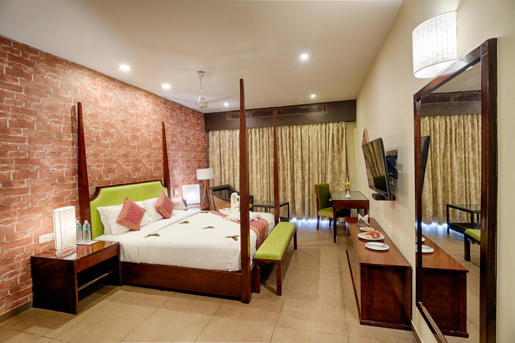 Grand Serenaa Hotel & Resorts, Auroville Bagian luar foto