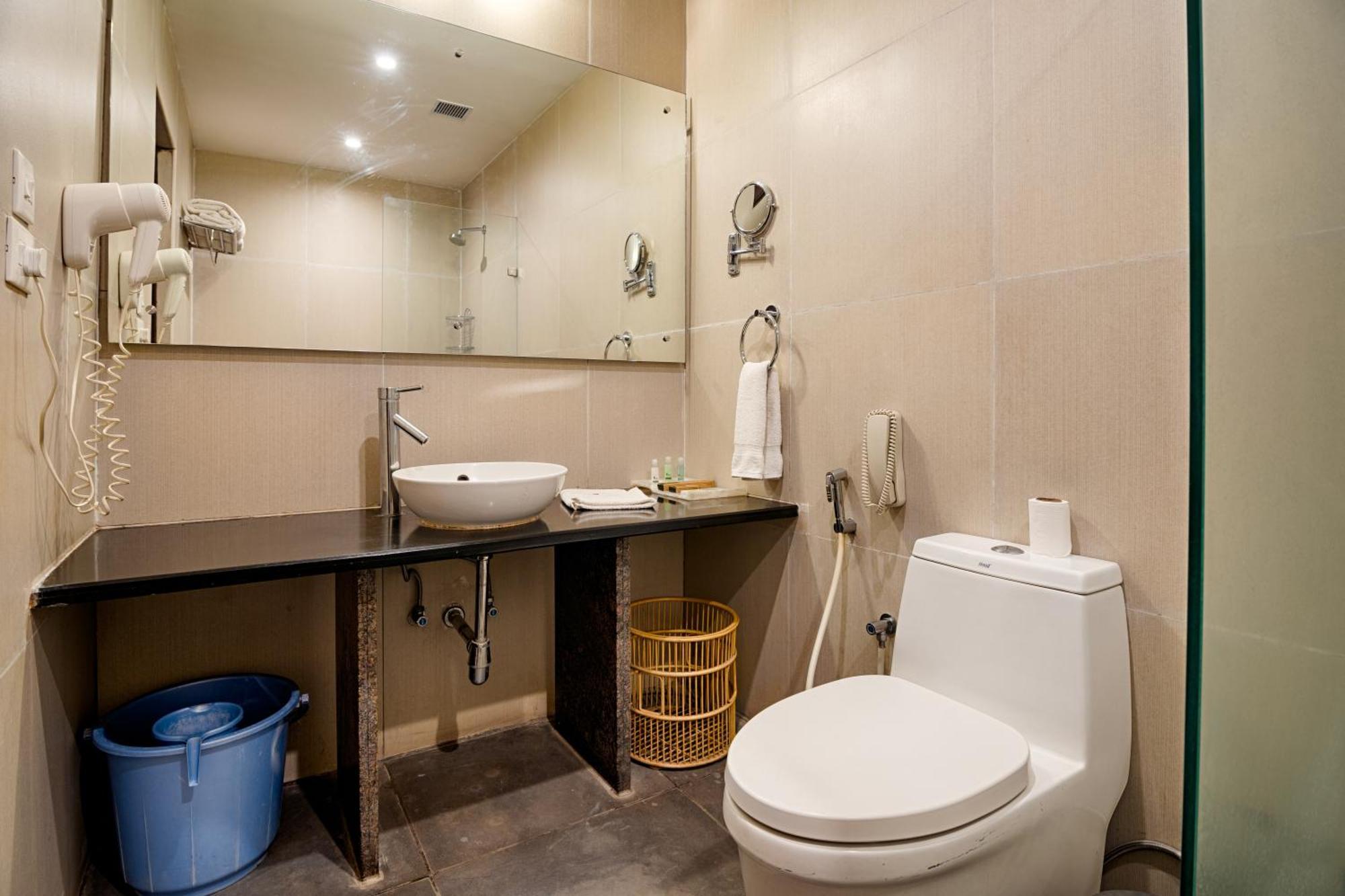 Grand Serenaa Hotel & Resorts, Auroville Bagian luar foto