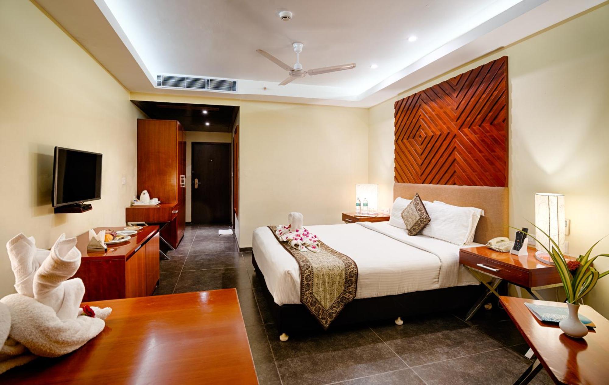 Grand Serenaa Hotel & Resorts, Auroville Bagian luar foto
