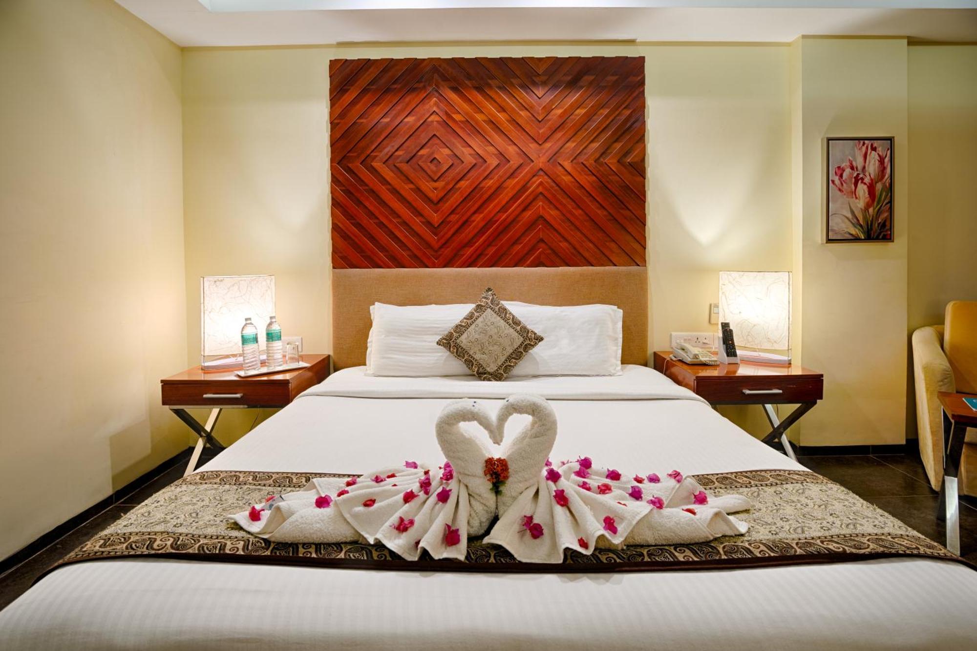 Grand Serenaa Hotel & Resorts, Auroville Bagian luar foto
