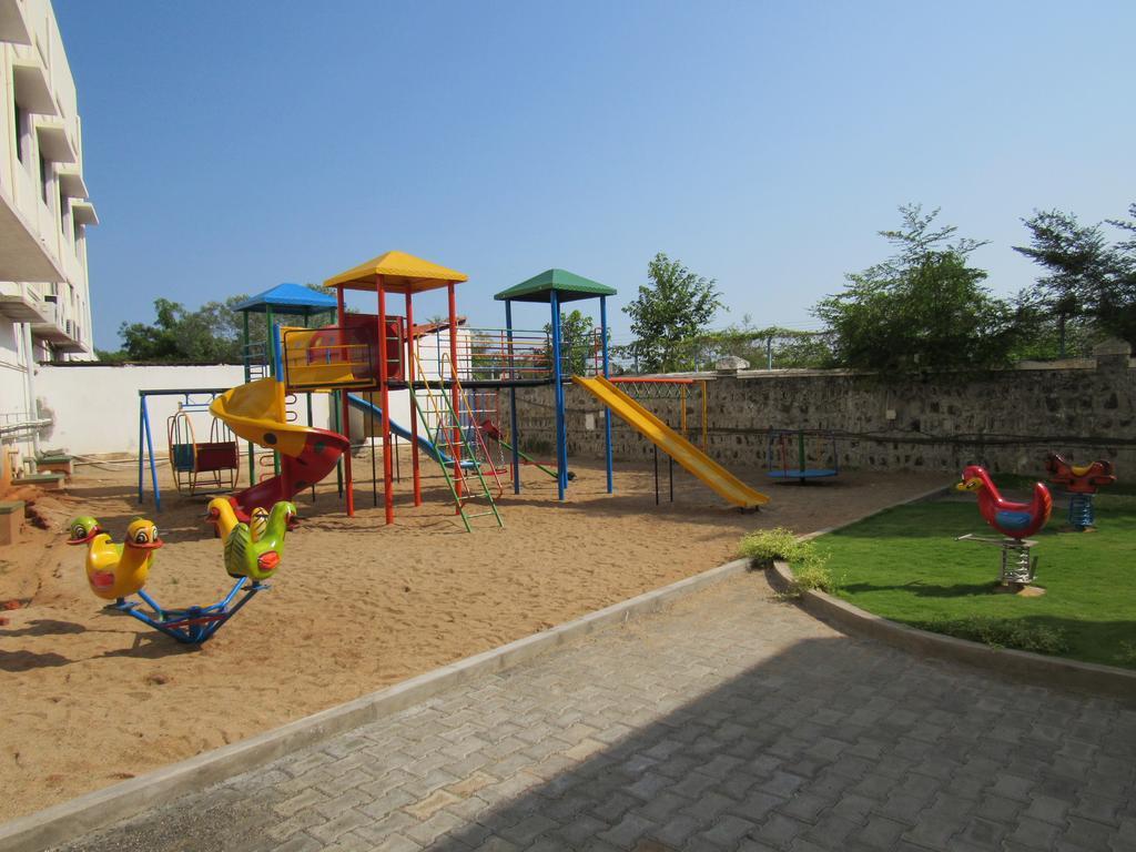 Grand Serenaa Hotel & Resorts, Auroville Bagian luar foto