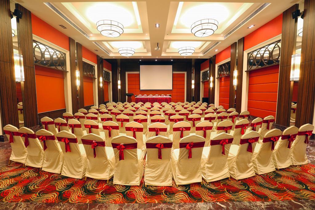 Grand Serenaa Hotel & Resorts, Auroville Bagian luar foto