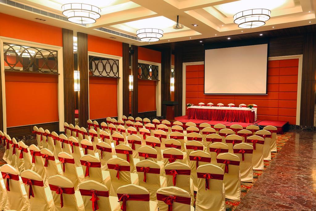 Grand Serenaa Hotel & Resorts, Auroville Bagian luar foto