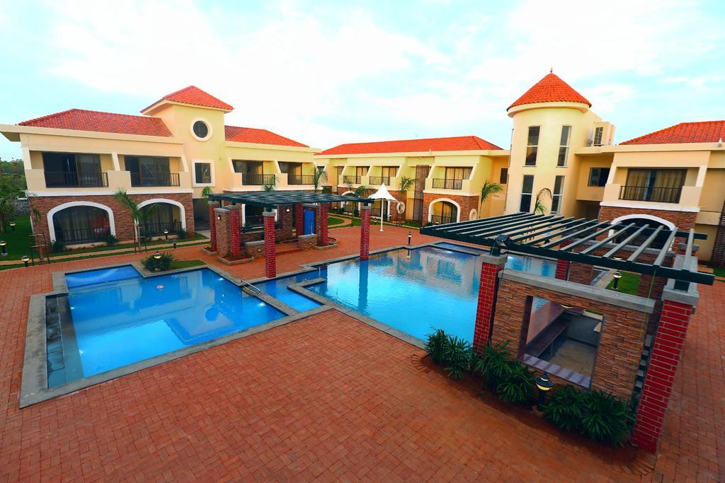 Grand Serenaa Hotel & Resorts, Auroville Bagian luar foto