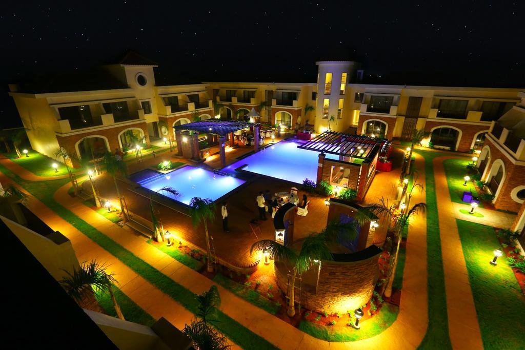 Grand Serenaa Hotel & Resorts, Auroville Bagian luar foto