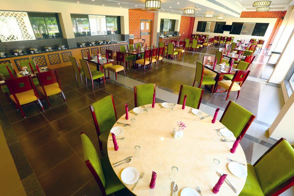 Grand Serenaa Hotel & Resorts, Auroville Bagian luar foto