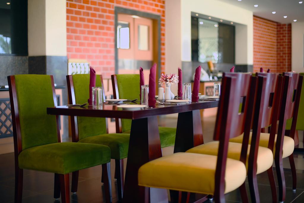 Grand Serenaa Hotel & Resorts, Auroville Bagian luar foto