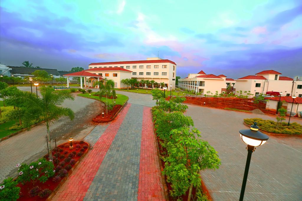 Grand Serenaa Hotel & Resorts, Auroville Bagian luar foto