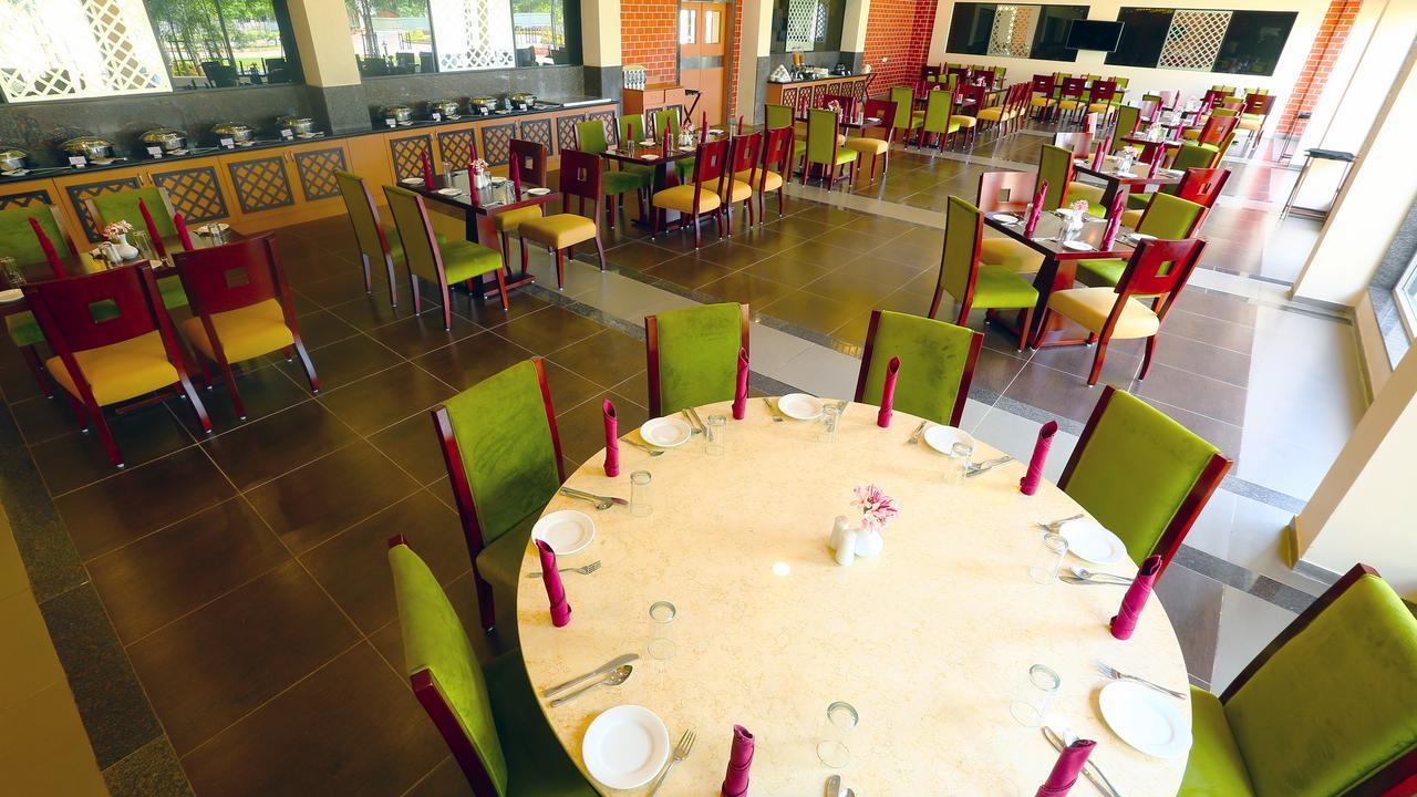Grand Serenaa Hotel & Resorts, Auroville Bagian luar foto