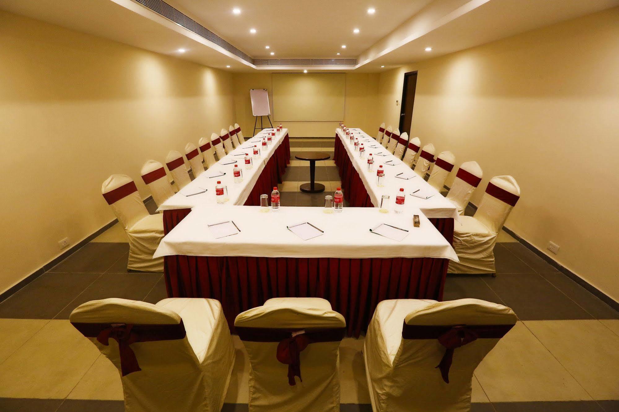 Grand Serenaa Hotel & Resorts, Auroville Bagian luar foto