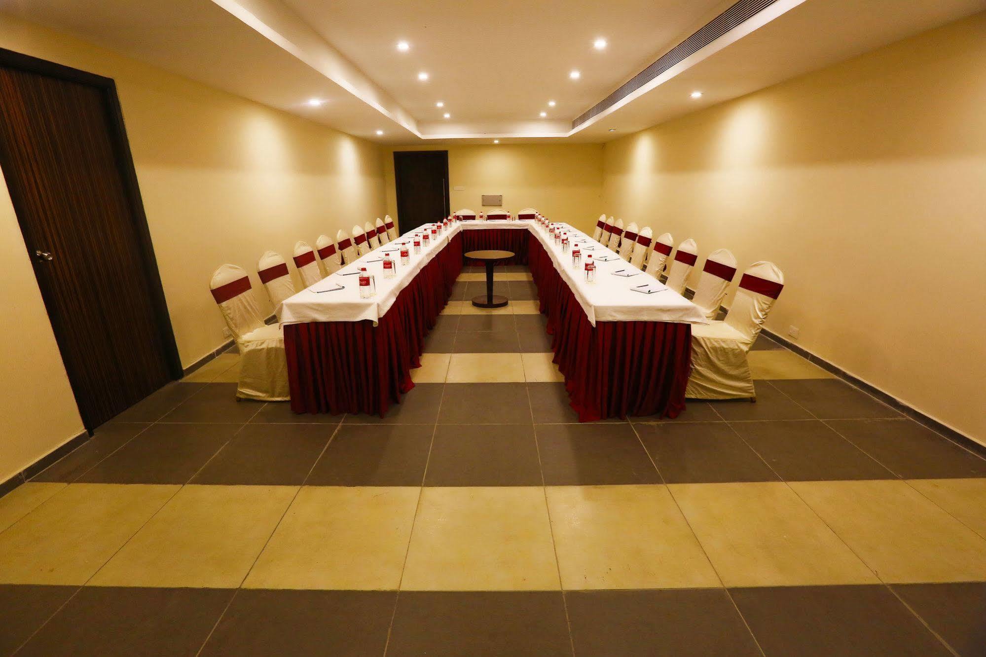 Grand Serenaa Hotel & Resorts, Auroville Bagian luar foto