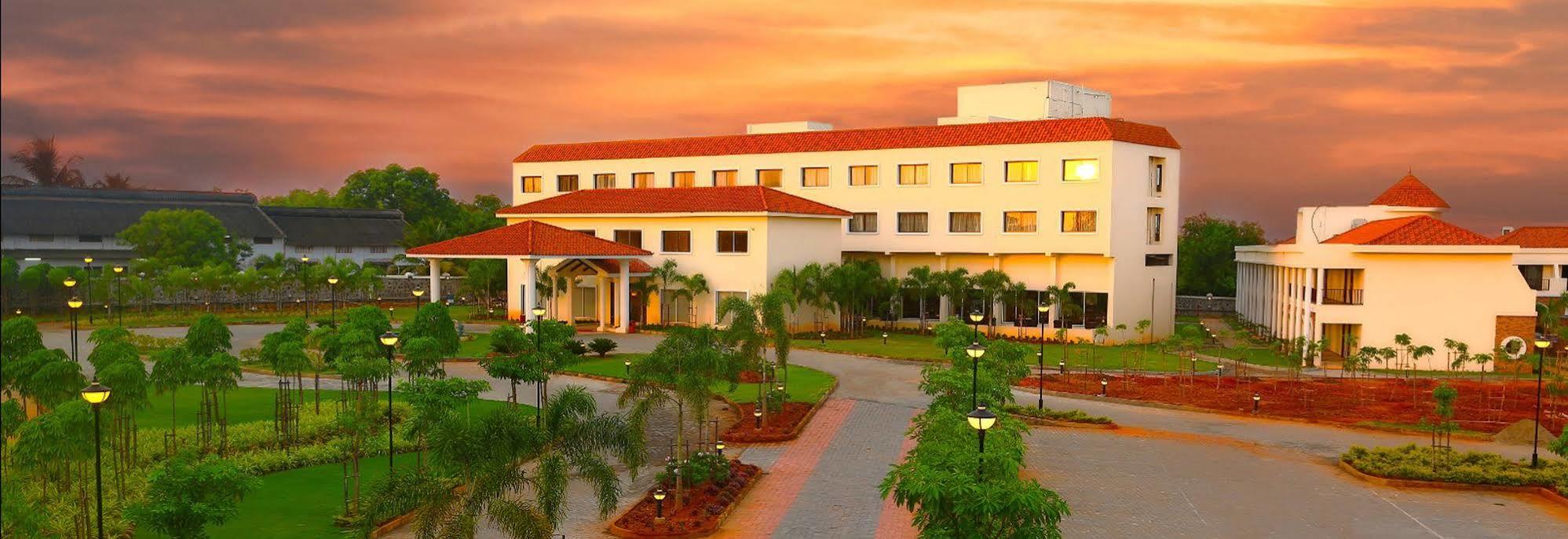 Grand Serenaa Hotel & Resorts, Auroville Bagian luar foto