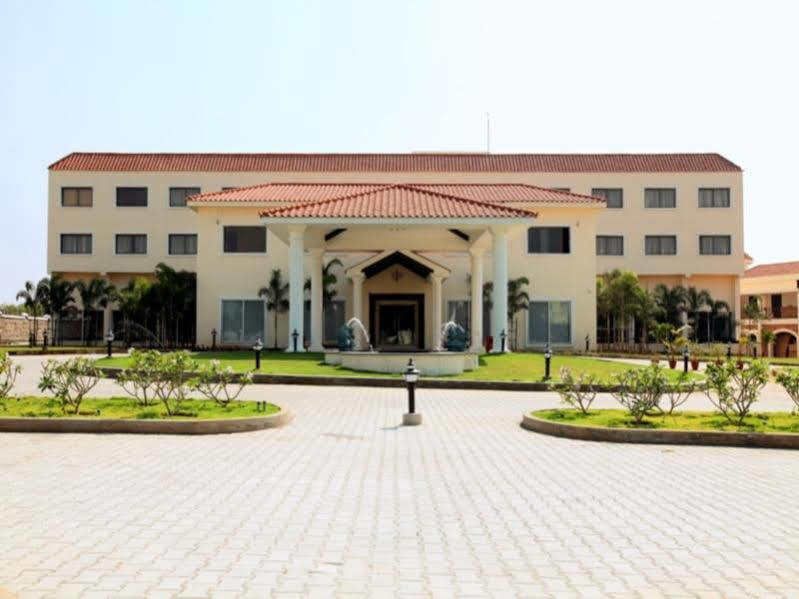 Grand Serenaa Hotel & Resorts, Auroville Bagian luar foto