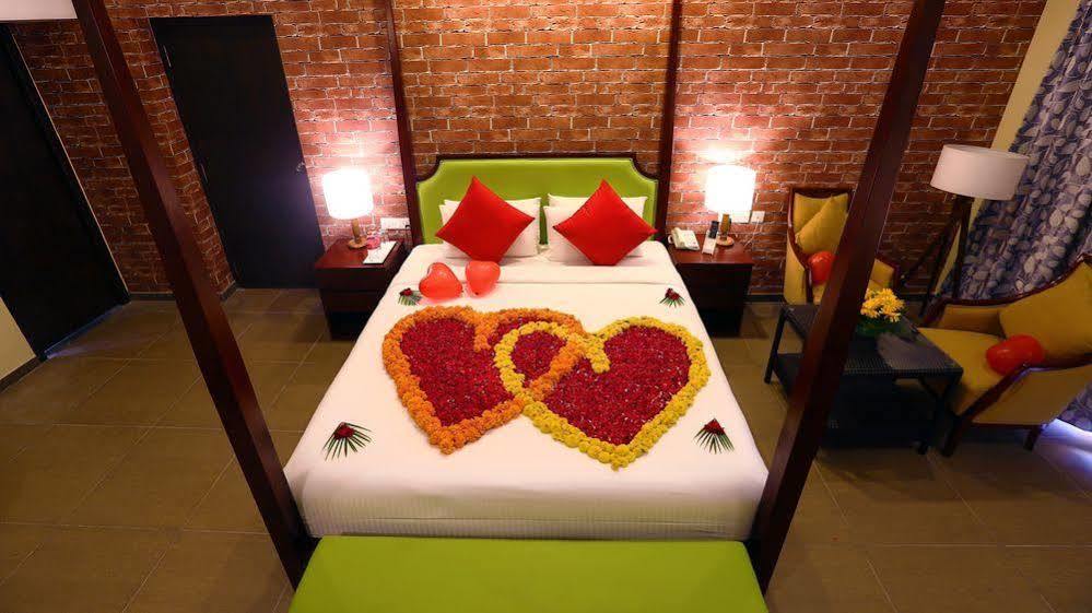 Grand Serenaa Hotel & Resorts, Auroville Bagian luar foto